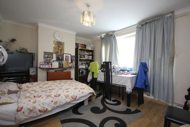 Flat for sale in Ainsty Estate, London