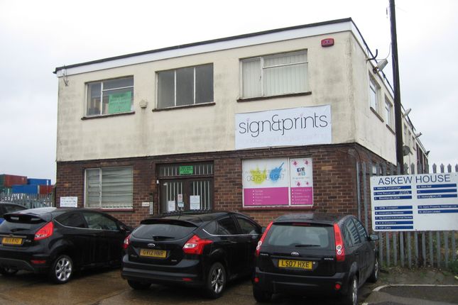 Office to let in Askew Farm Lane, Grays