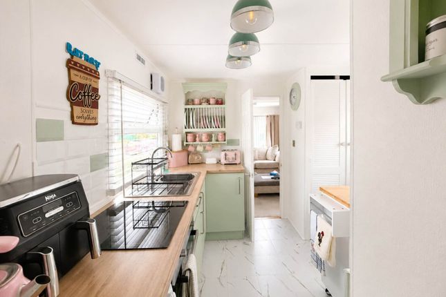 Oaktree Park, Willow Drive, Weston-super-Mare photo 4