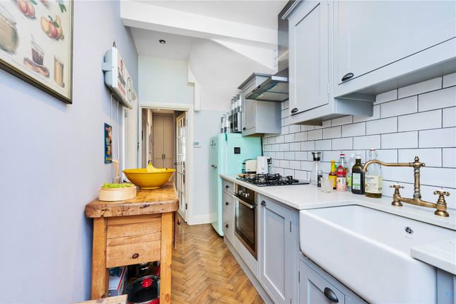 Flat to rent in Knivet Road, Fulham