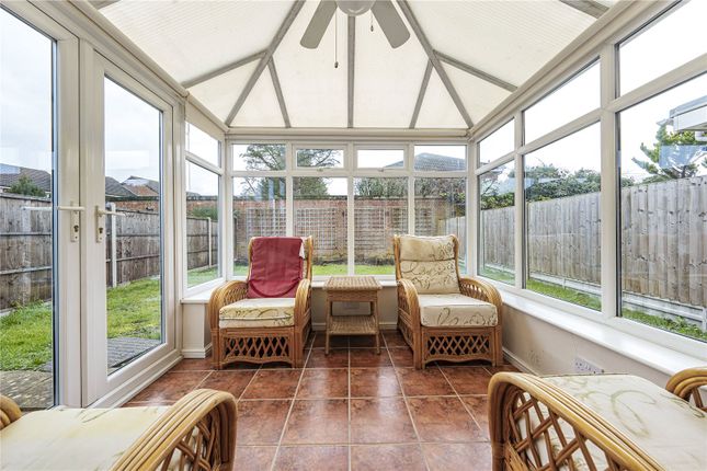 37, Windrush, New Malden photo 3