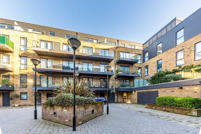 Flat for sale in Lion Wharf Road, Isleworth