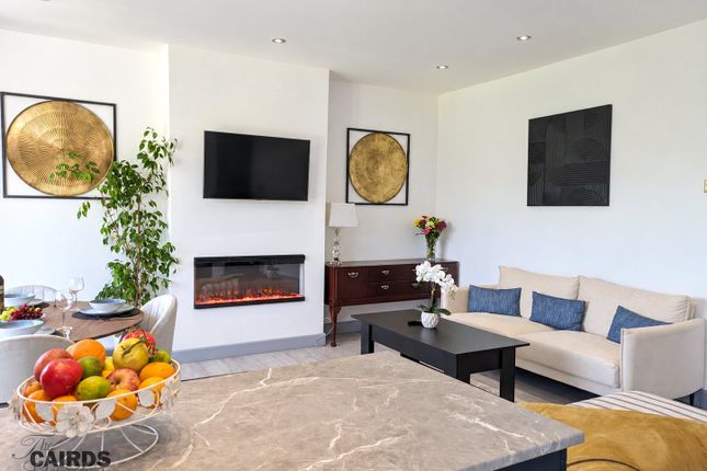 2-bed bungalow on 83, Riverview Road, Surrey, £2,500/mo