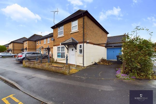 Thumbnail Terraced house for sale in Pasture Close, Swindon
