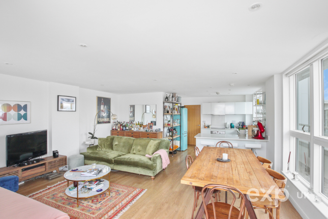 Thumbnail Flat to rent in Hudson House, Caspian Wharf