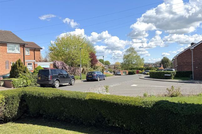 13, Lakin Drive, Bishops Itchington photo 2