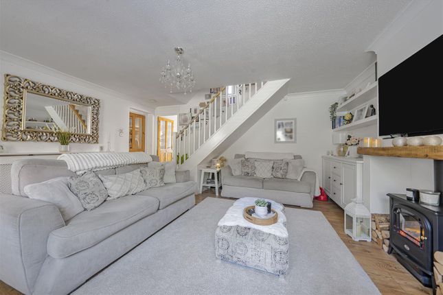 12, Bennetts Close, Slough photo 3