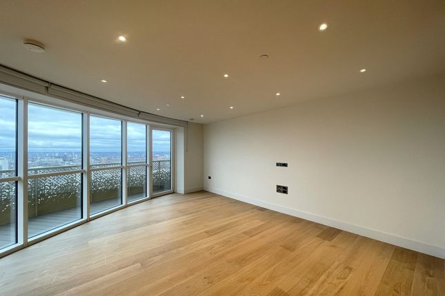 Flat to rent in Cassini Tower, White City Living