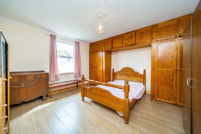 34, Disraeli Road, Ealing photo 4