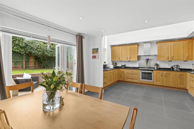 The Cedars,, Foxhill Close, High Wycombe photo 4