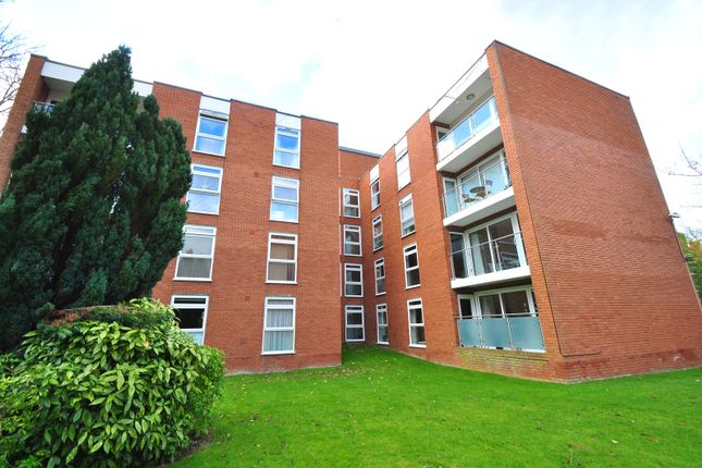 Thumbnail Flat to rent in Grosvenor Drive, Maidenhead, Berkshire