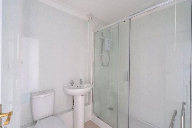 Flat 15, Whyke Court Whyke Close, Chichester photo 3