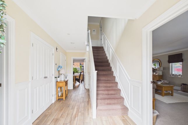 1 Cleeve House, Chequers Green, Ashford photo 3