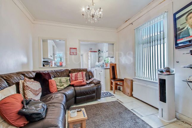 20, Redfern Road, London photo 2