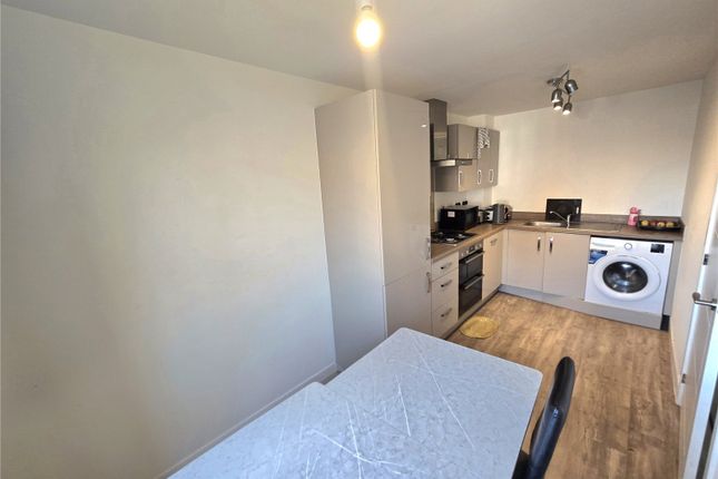 5, Hindhead Drive, Coventry photo 3