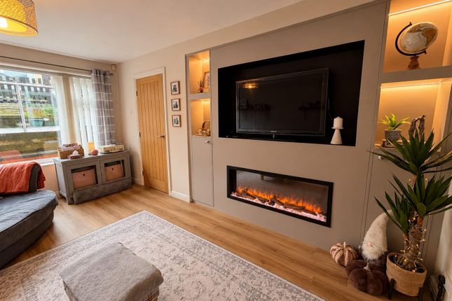 Parkdale Drive, Sowerby Bridge photo 4
