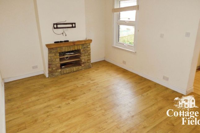 2-bed flat on 135a Lancaster Road, Enfield, £300,000