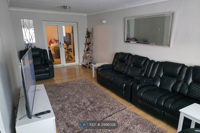 Dunbar Close, Hayes photo 2
