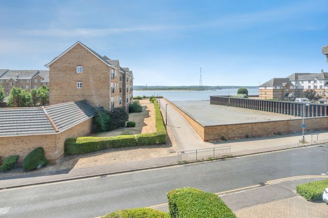 16C,, Brick Court, Grays photo 4