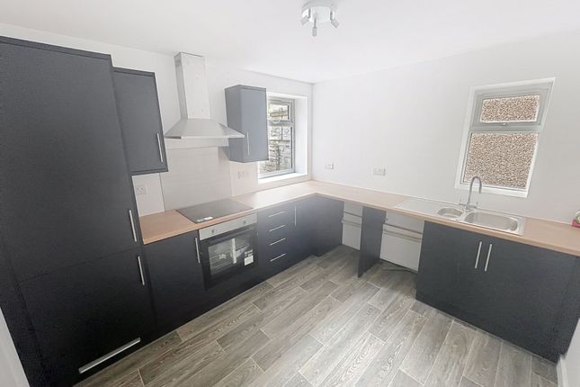 160 Quarella Road, Bridgend photo 2