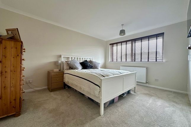 15 Homefield Close, Billericay photo 2