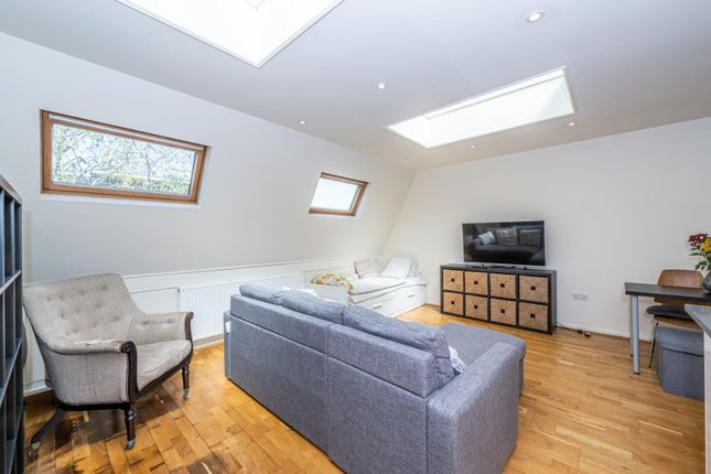 Flat C, 26, Kilburn Place ,, London photo 2
