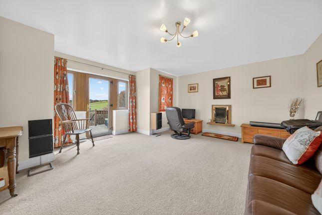 20, Tarn Moor Crescent, North Yorkshire photo 3