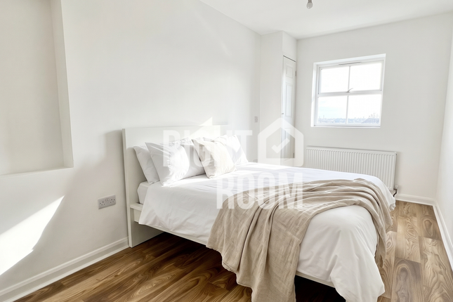 Flat 11, Madina House, Luton photo 5