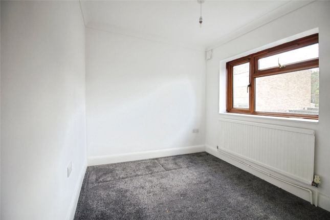38, Dews Green,, Basildon photo 4