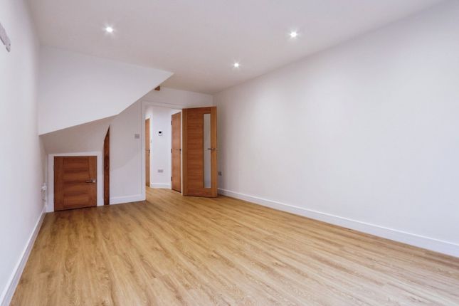 *master Record*,, Harrison House - Brook Road, Dorset photo 4