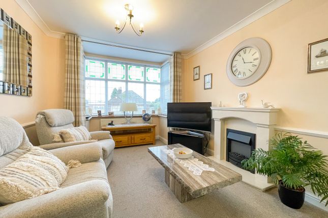 8, Coutts Avenue, Gravesend photo 2