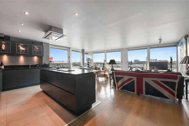 Flat for sale in Cinnabar Wharf Central, 24 Wapping High Street, London