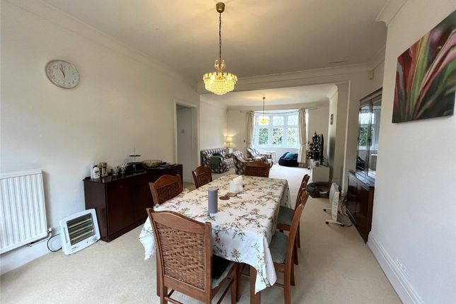 44, Mount Avenue, London photo 5