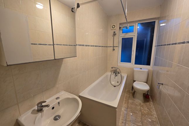 8, Deepdene Court, Winchmore Hill, London  photo 5