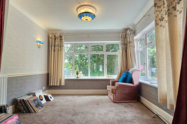 6, Mendip Road, Stourbridge photo 3