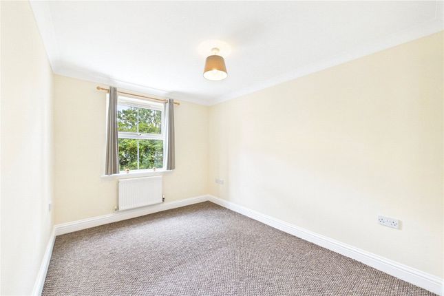 Flat 1, Stoneleigh Court,, The Green, Reading photo 4