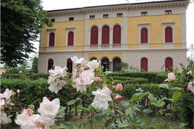 Villa for sale in Strada Comunale Giuggiolo, Siena, Toscana