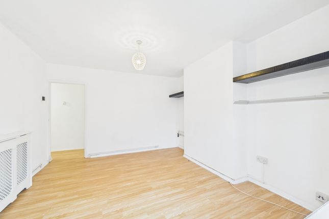 104, Anstridge Road, London photo 4