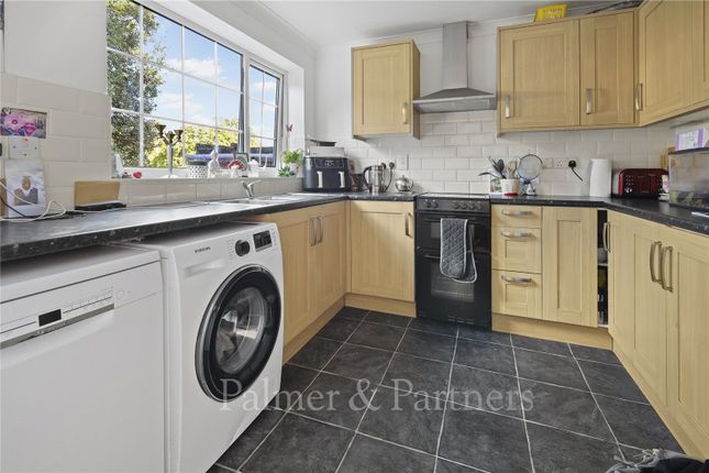 9, Briarhayes Close, Suffolk photo 2