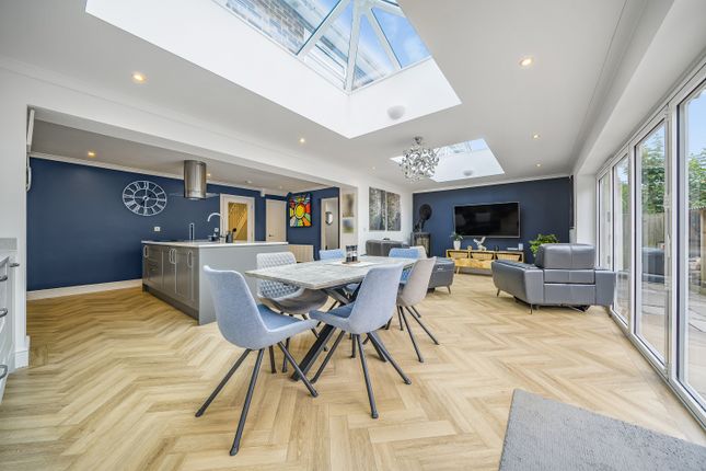 15 The Glen, Shepherdswell, Dover photo 3