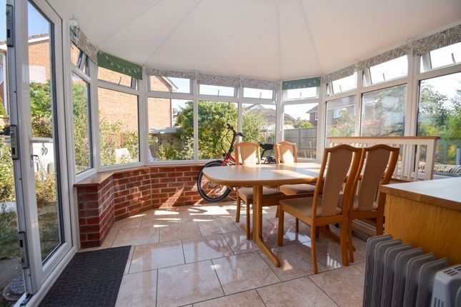 26 Wyre Close, Eastleigh photo 4