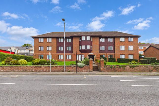 2-bed flat on Dawes Court, Ledbury, £120,000