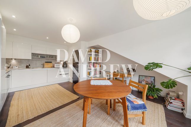 Flat 3, 184 Evering Road, London photo 3