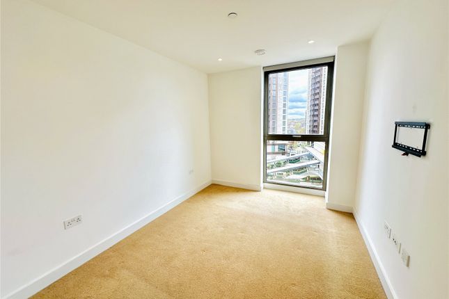 Flat for sale in Caithness Walk, East Croydon, Croydon