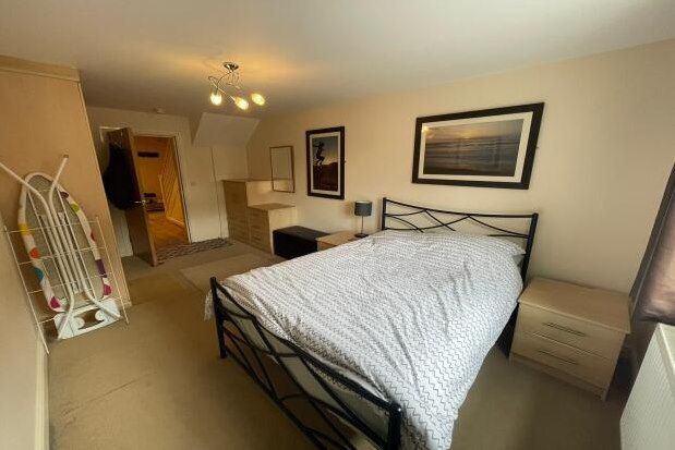 Flat to rent in The Cloisters, Lincoln