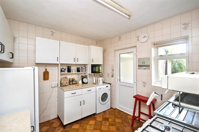 246, Brodrick Road, Eastbourne photo 3