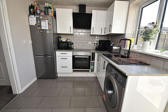 15 Eayre Court, St. Neots photo 3