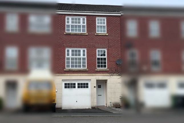 Thumbnail Town house to rent in Abbeylea Drive, Bolton
