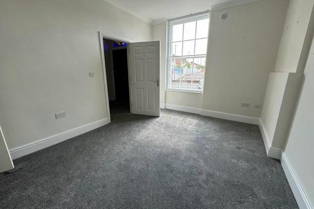 Flat 1, Willow House, Taunton photo 4