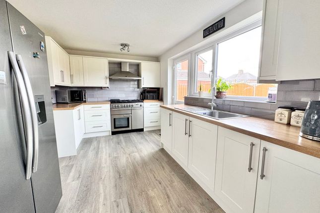 2, Floret Close, Coalville photo 2